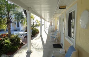 White Sands Beach Resort ホームズビーチ エクステリア 写真